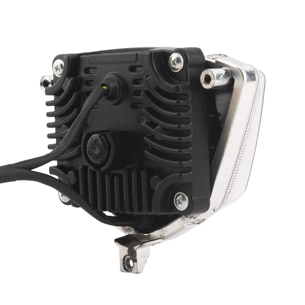Faro LED visto desde ángulo frontal