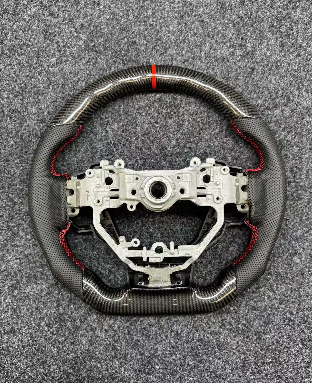 Volante fibra carbono Lexus serie F