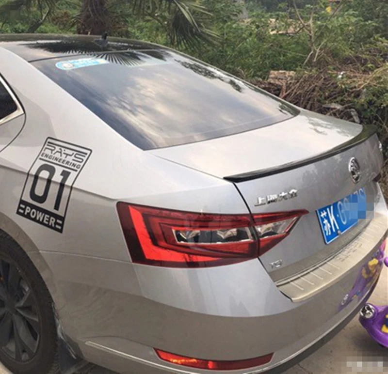 Alerón trasero exterior Skoda Superb 2016-2019 imprimación - imagen 5