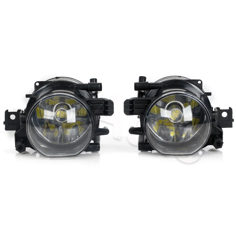 Luz antiniebla halógena instalada en parachoques delantero