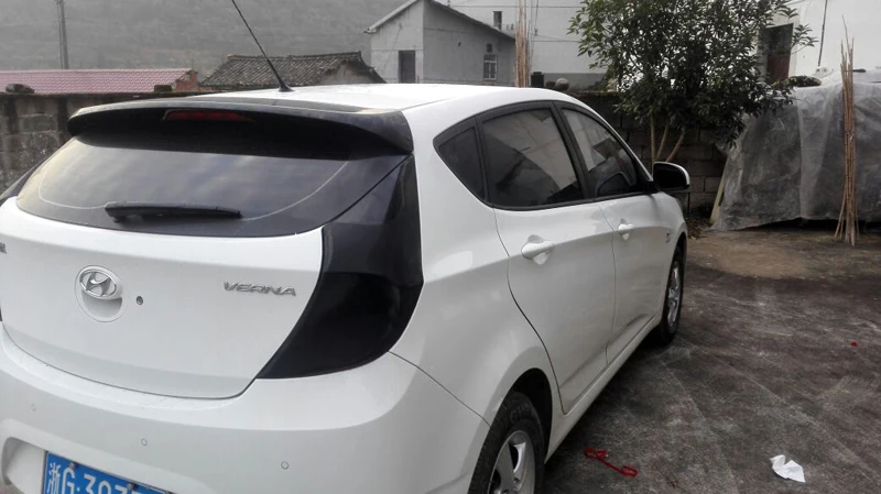 Spoiler Trasero para Hyundai Verna Hatchback 2011-2015 - imagen 4
