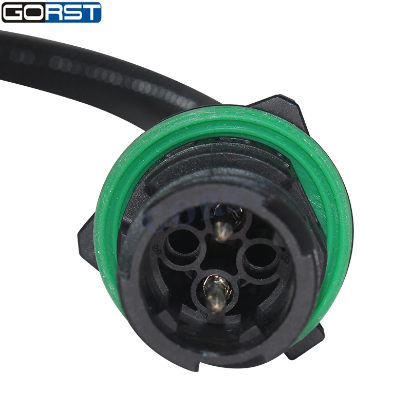 Primer del sensor con detalle del conector y la carcasa metálica