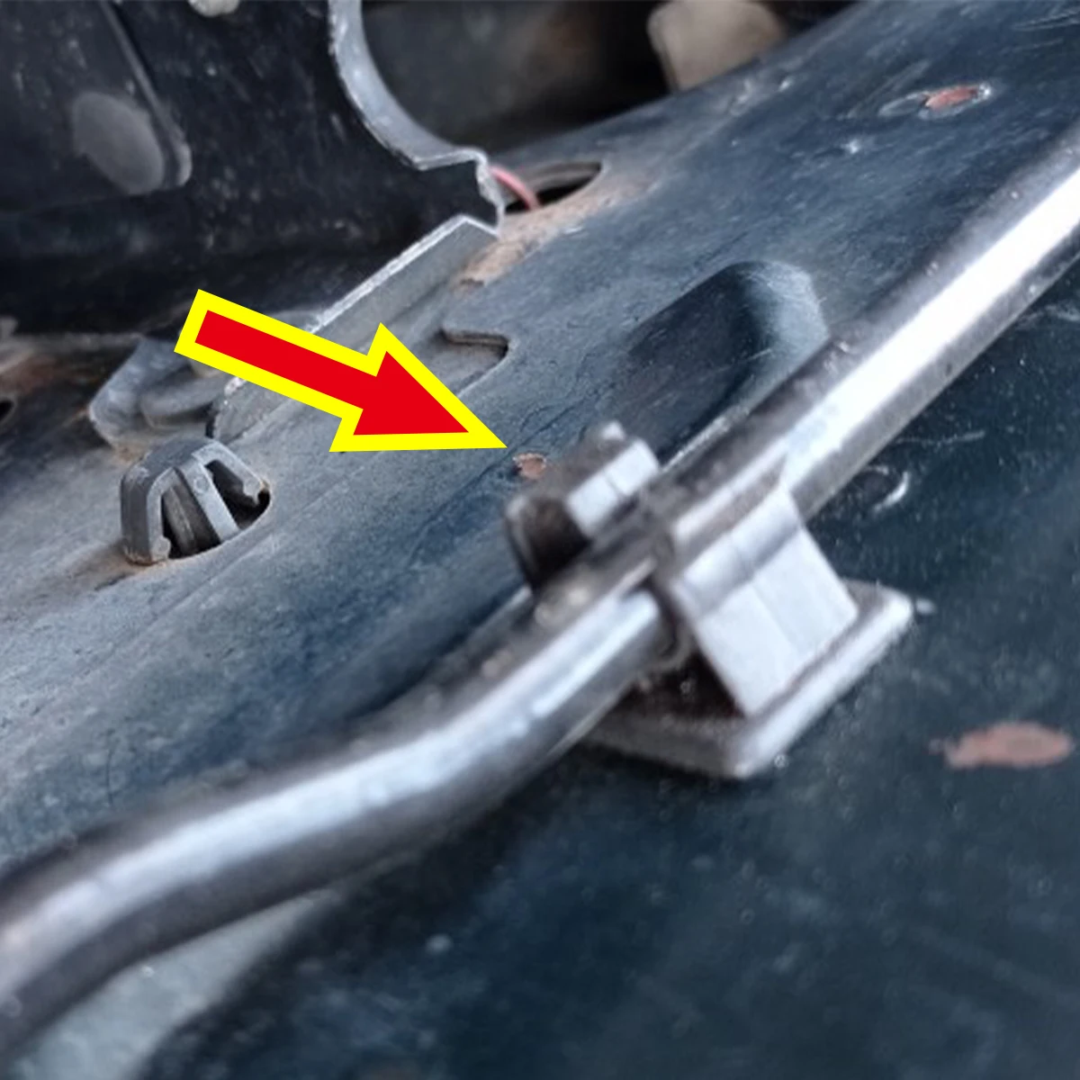 Barra de soporte para capó Hyundai i30 Elantra - imagen 4