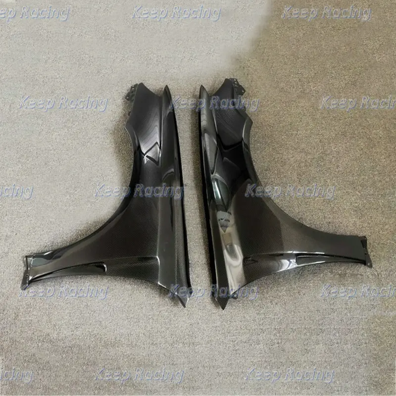 Guardabarros delantero de fibra de carbono ventilado
