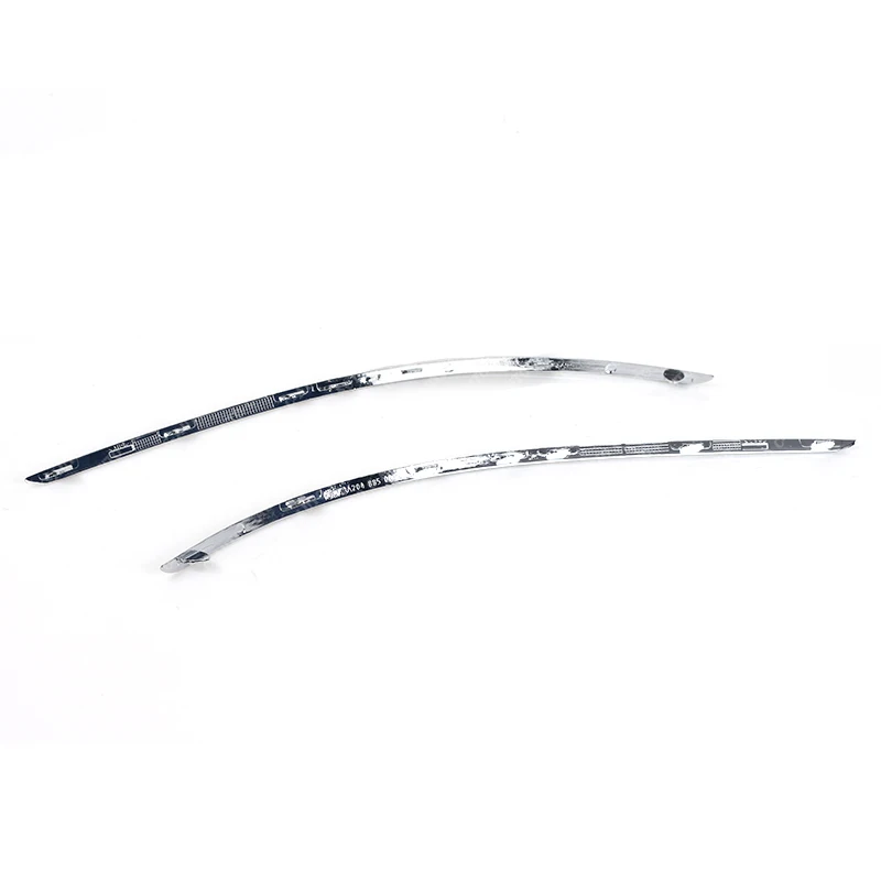 Moldura instalada en parachoques Mercedes W204