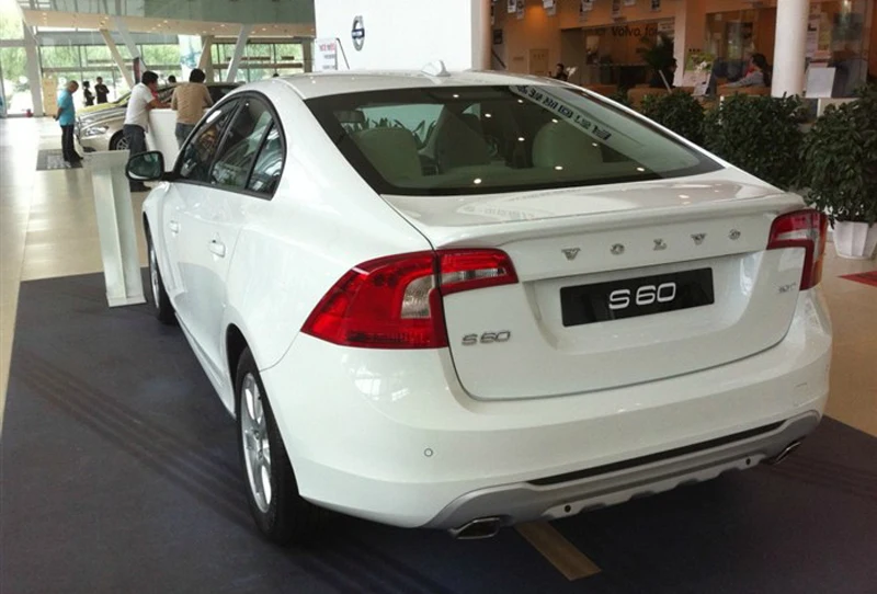 alerón trasero ABS Volvo S60 2014-2016 - imagen 2