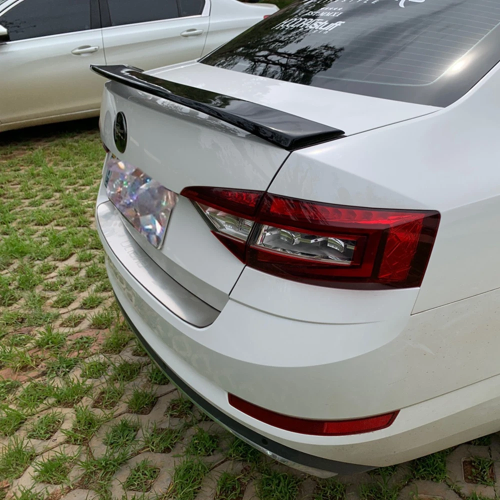 Alerón trasero fibra de vidrio VW Skoda Octavia 2014-2019 - imagen 4