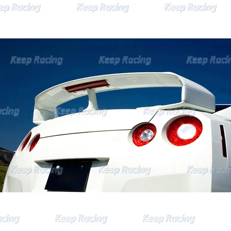 Pata alerón fibra carbono Nissan GT-R R35 – soporte superior brillante - imagen 5