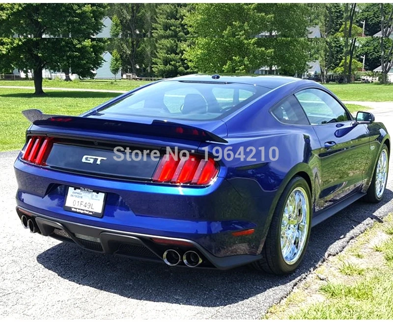 Alerón instalado en un Mustang 2018