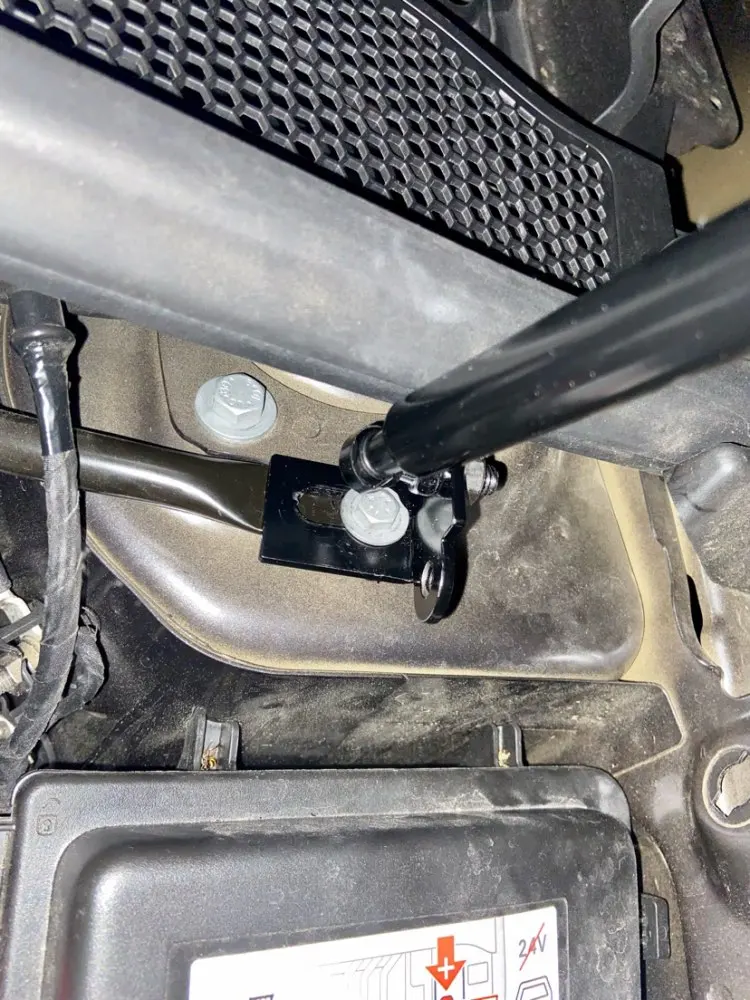 Amortiguador de gas para capó Peugeot 2008 II 2019-2024 - imagen 5