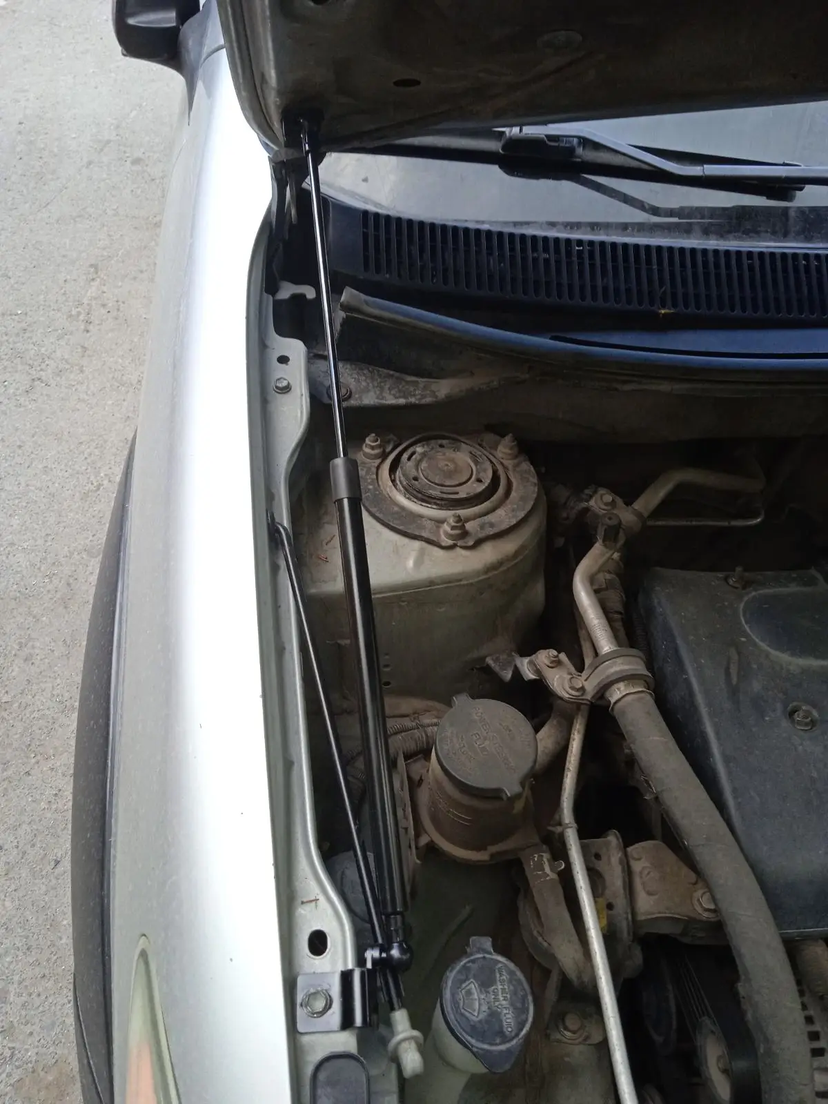 Puntales de capó delantero Pontiac Vibe Toyota Voltz – Soporte elevación - imagen 4