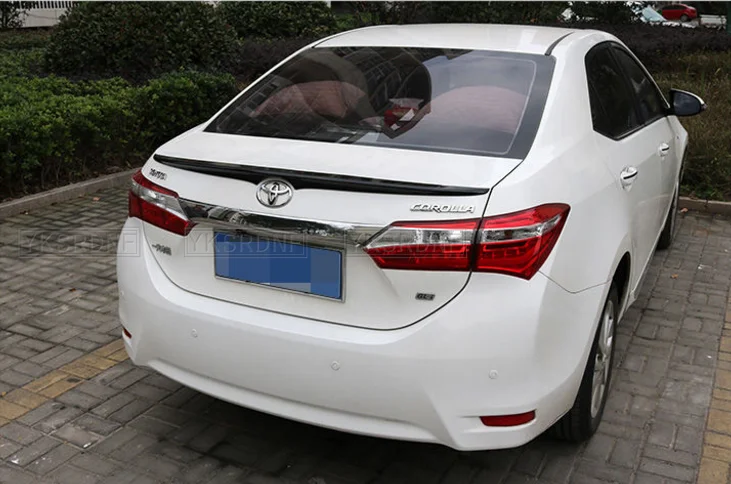 Labio de maletero Toyota Corolla 2014-2017 en ABS imprimado - imagen 2