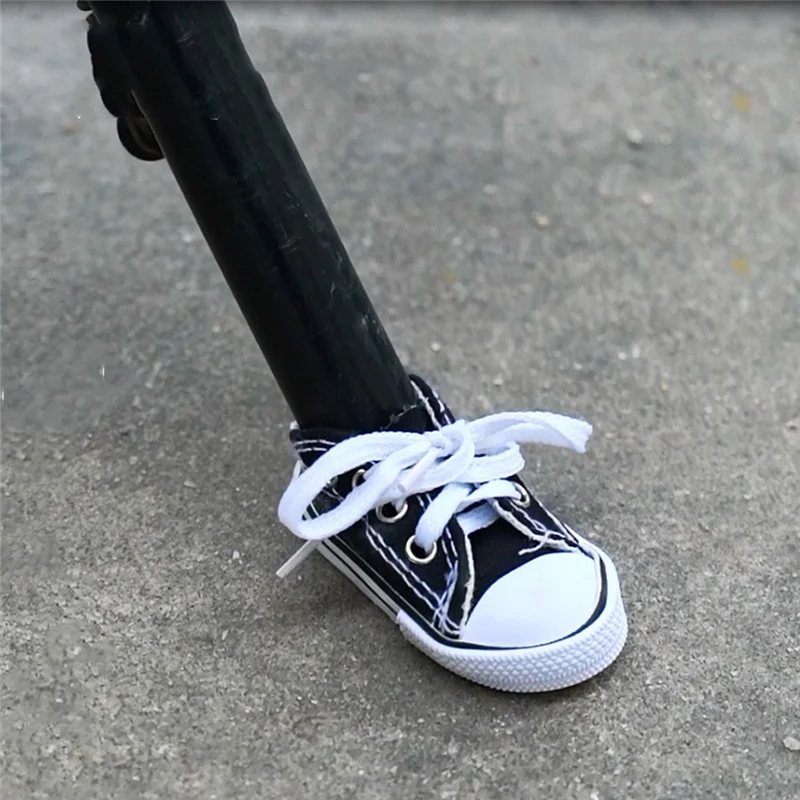 Vista del mini zapato con cordones