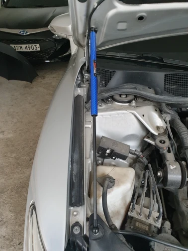 Amortiguadores capó delantero Toyota Venza AV10 2008-2015 - imagen 4