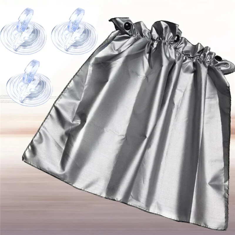 Parasol en uso durante un día soleado