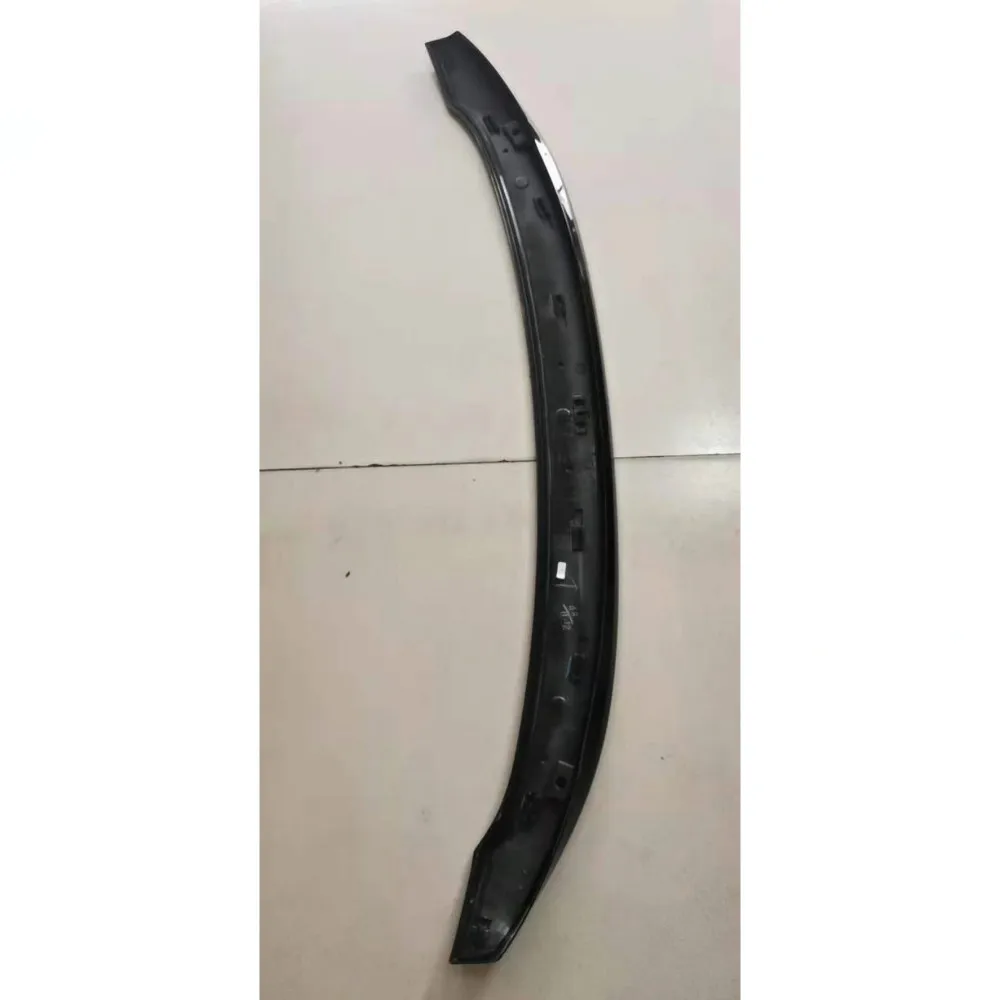 Alerón instalado en la parte trasera del coche
