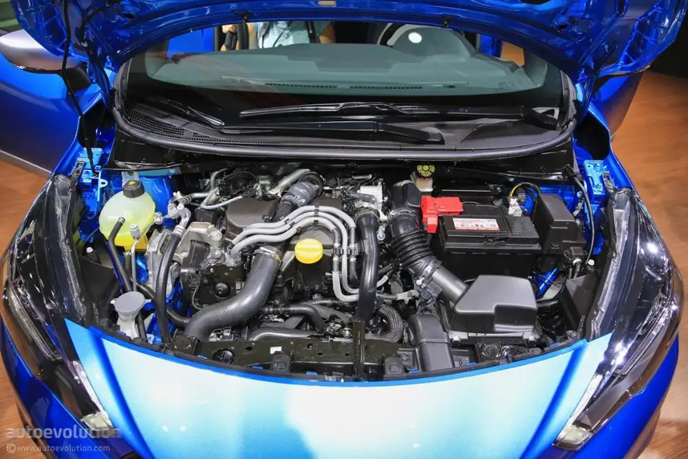 March capó delantero Nissan Micra K14 2017-2023