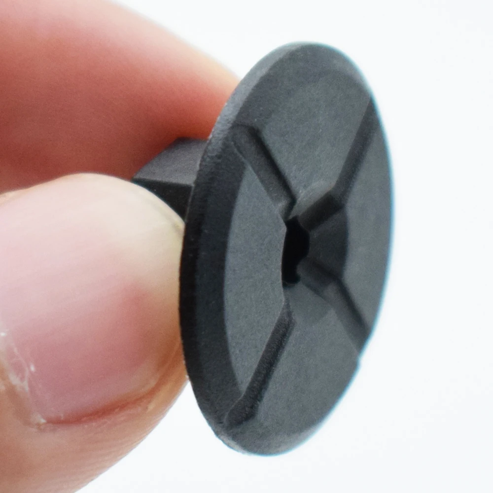 Grapas de fijación 4 mm para paso de rueda y paragolpes Mercedes-Benz - imagen 5