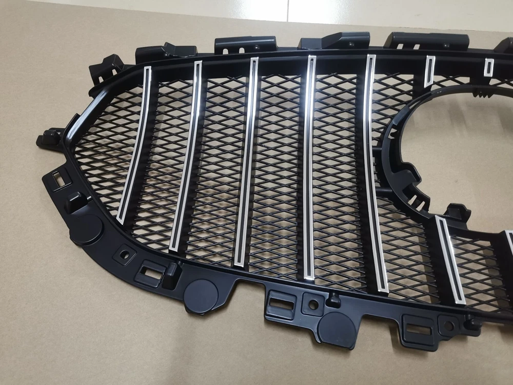 Rejilla delantera deportiva tipo honeycomb para Mazda CX-5 y CX-8 2017-2020 - imagen 3