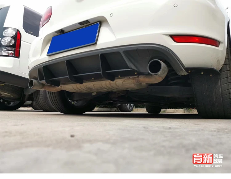 Aletas tipo tiburón para difusor trasero VW Golf VII GTI - imagen 2