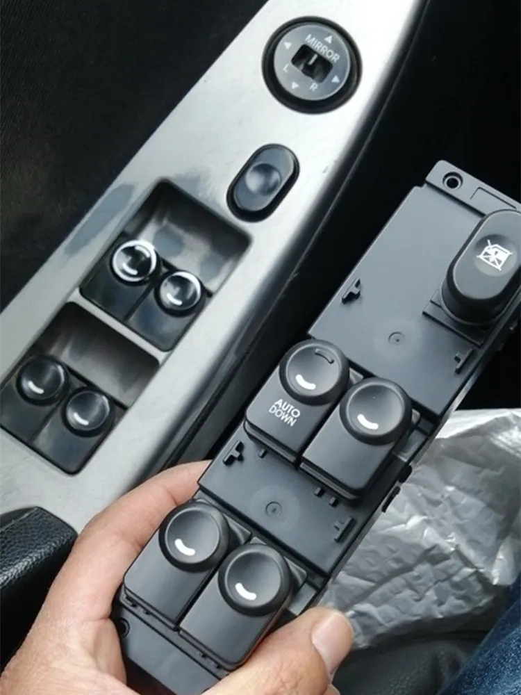 Interruptor elevalunas izquierdo Hyundai Accent Solaris 2011-2017 - imagen 3