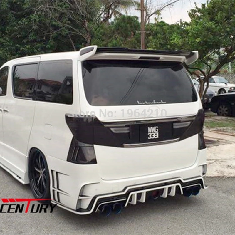 Alerón instalado en maletero de Toyota Vellfire