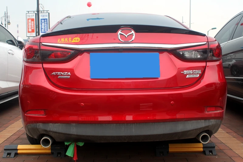 Detalle del alerón para Mazda Atenza
