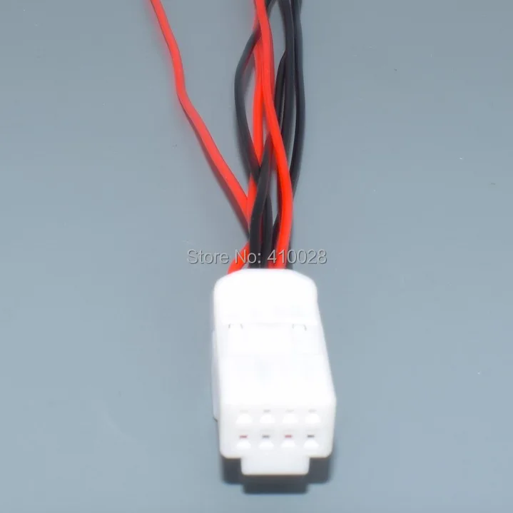 Detalle del conector mini de 8 pines