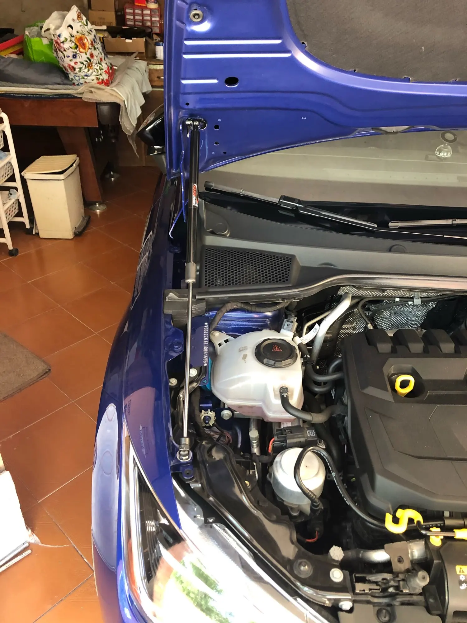 Puntales de gas capó delantero SEAT Ibiza KJ 6F fibra carbono - imagen 5