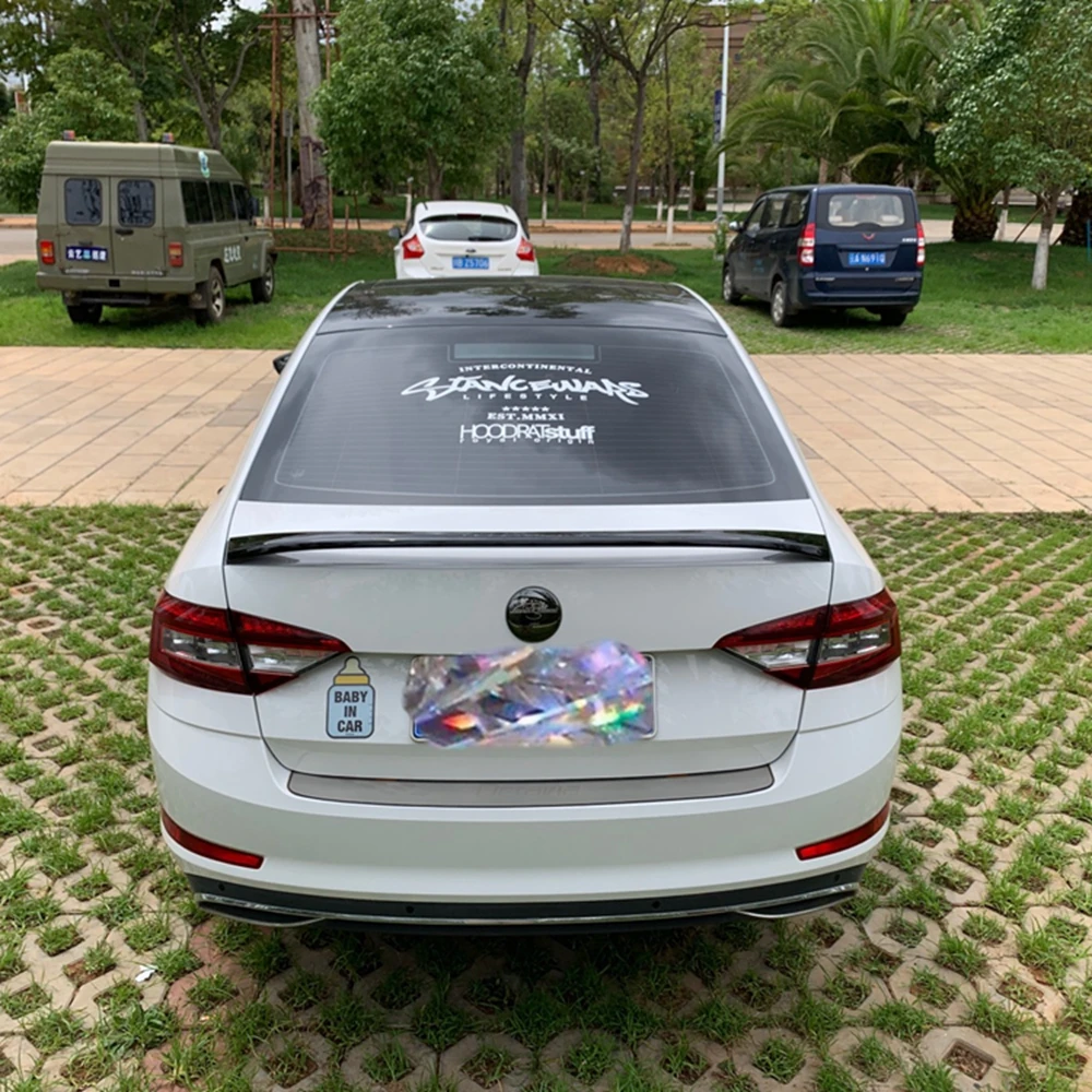 Alerón trasero fibra de vidrio VW Skoda Octavia 2014-2019 - imagen 5
