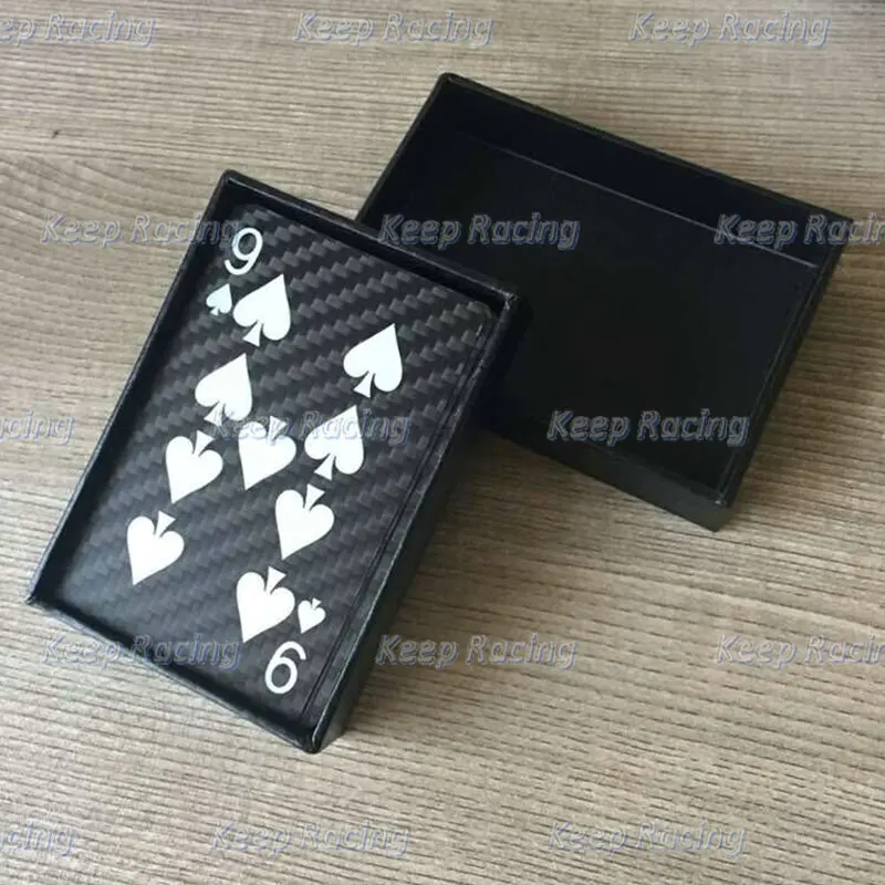 Juego de cartas con diseño de fibra de carbono