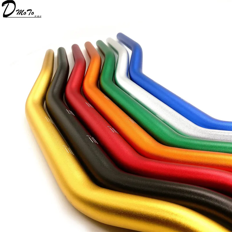 Detalle del manillar para moto todoterreno