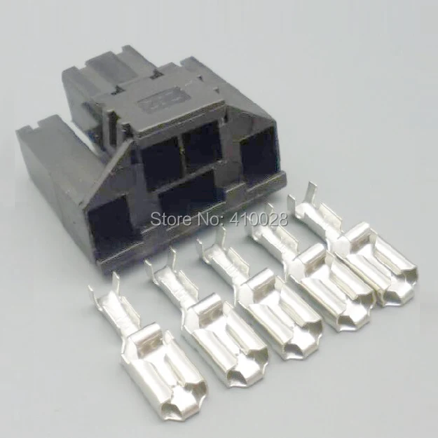 Conector adaptador automotriz de cinco pines