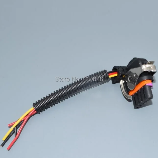Conector de cinco terminales para arnés eléctrico