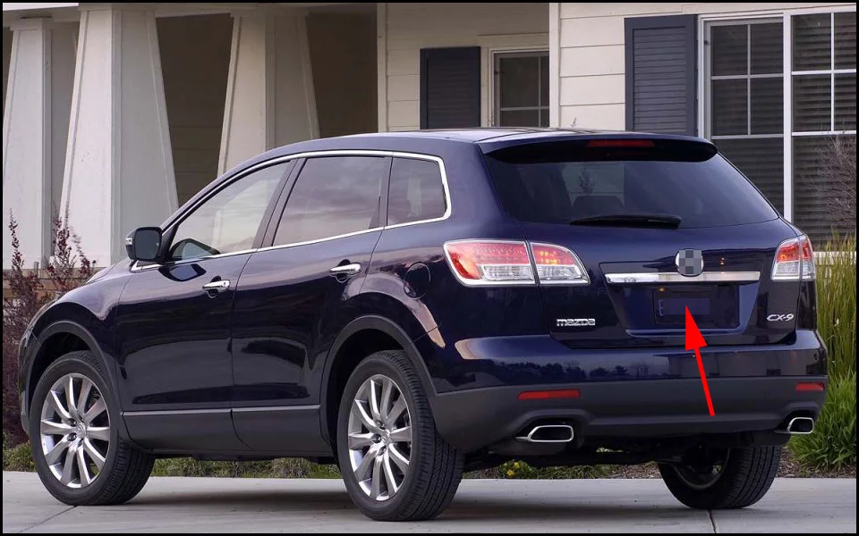 Instalación de cámara en la matrícula del Mazda CX9