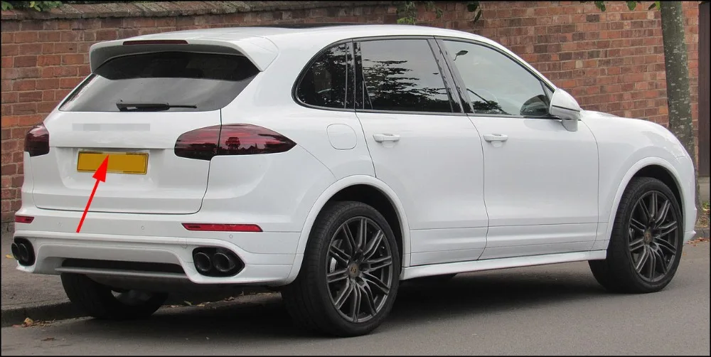 Detalle de la cámara trasera AUTONET compatible con Porsche Cayenne 2011-2017