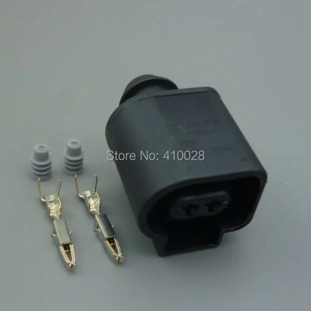 Detalle del conector y sus bornes