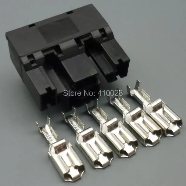 Conector para aplicaciones de cableado automotriz