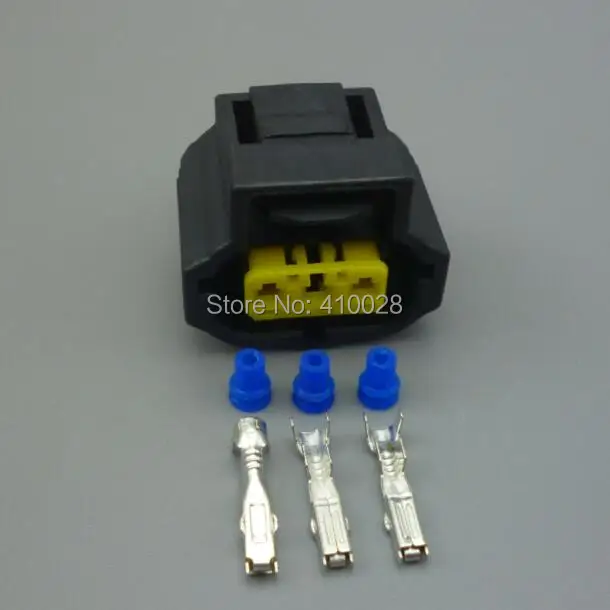 Conector automotriz hembra de tres pines