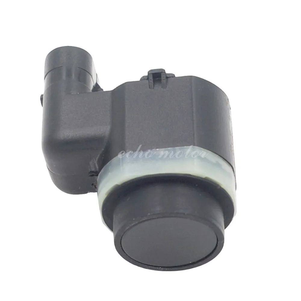 Detalle del sensor de aparcamiento para parachoques