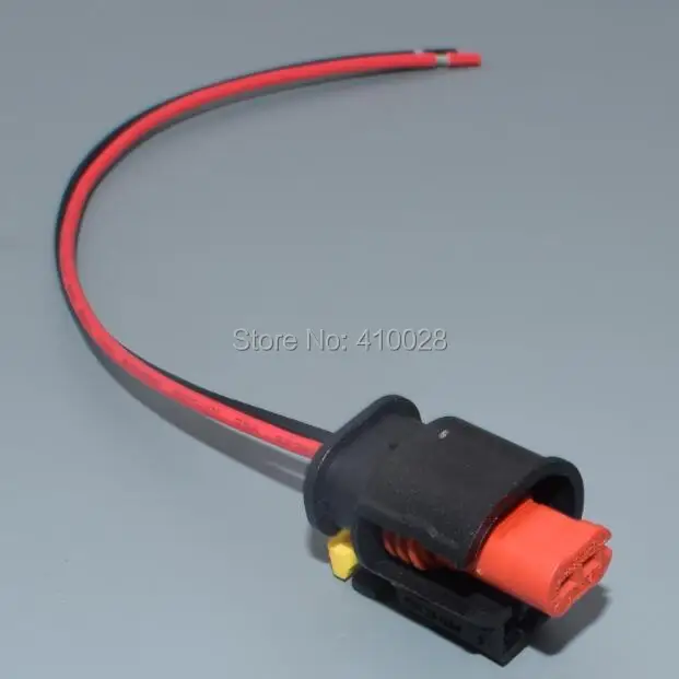 Detalle de los conectores del arnés de la válvula solenoide