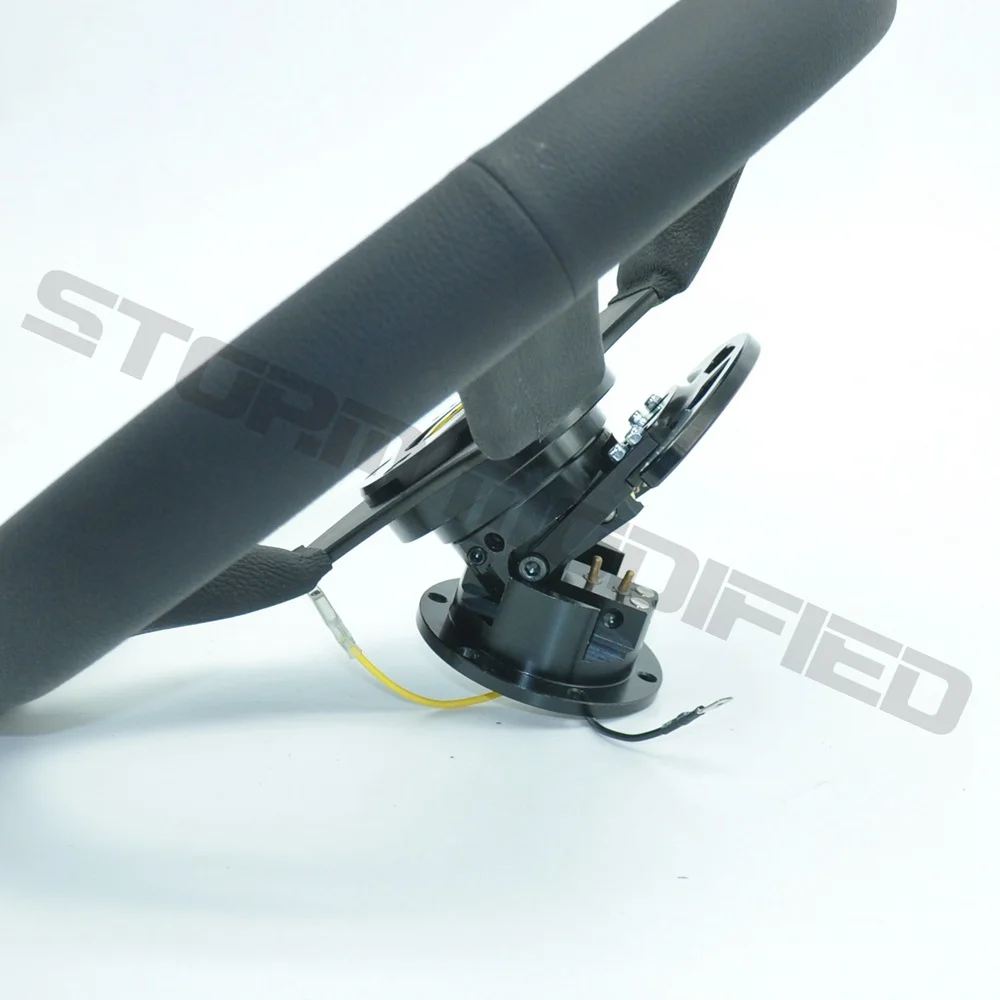 Hub de liberación rápida Boss para volante de carreras universal - imagen 2