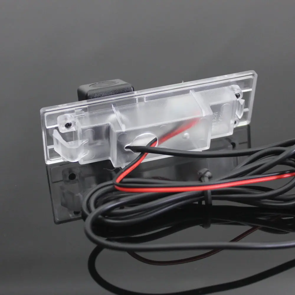 Cámara de marcha atrás CCD para BMW Z4 E85, E86 y E89 (RCA) - imagen 3