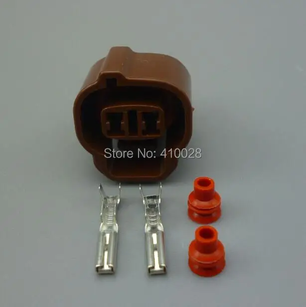 Detalle del alojamiento y los terminales del conector