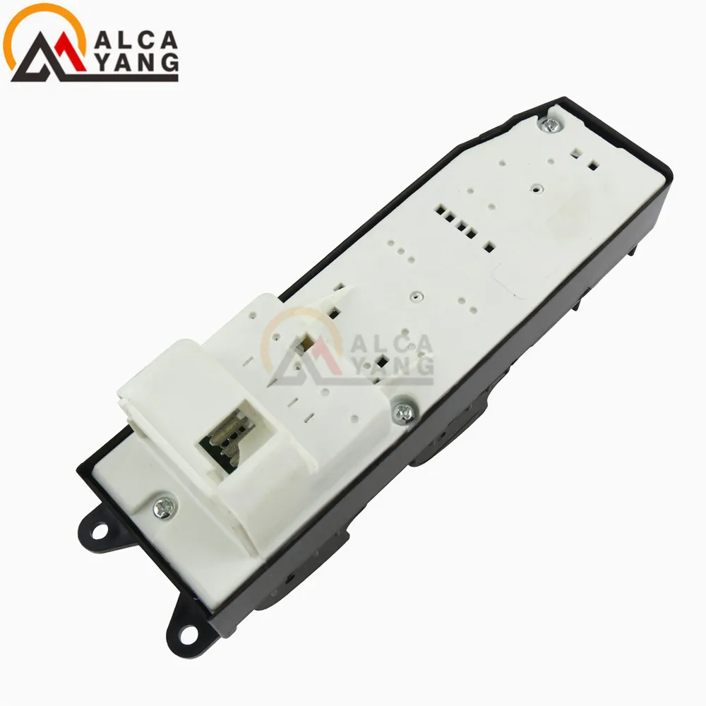 Detalle del mando de ventanilla eléctrica