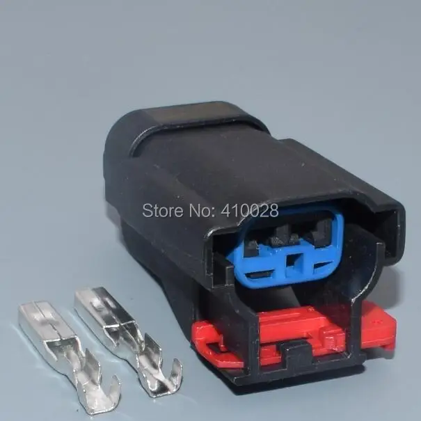 Detalle del conector eléctrico macho-hembra de 2 pines