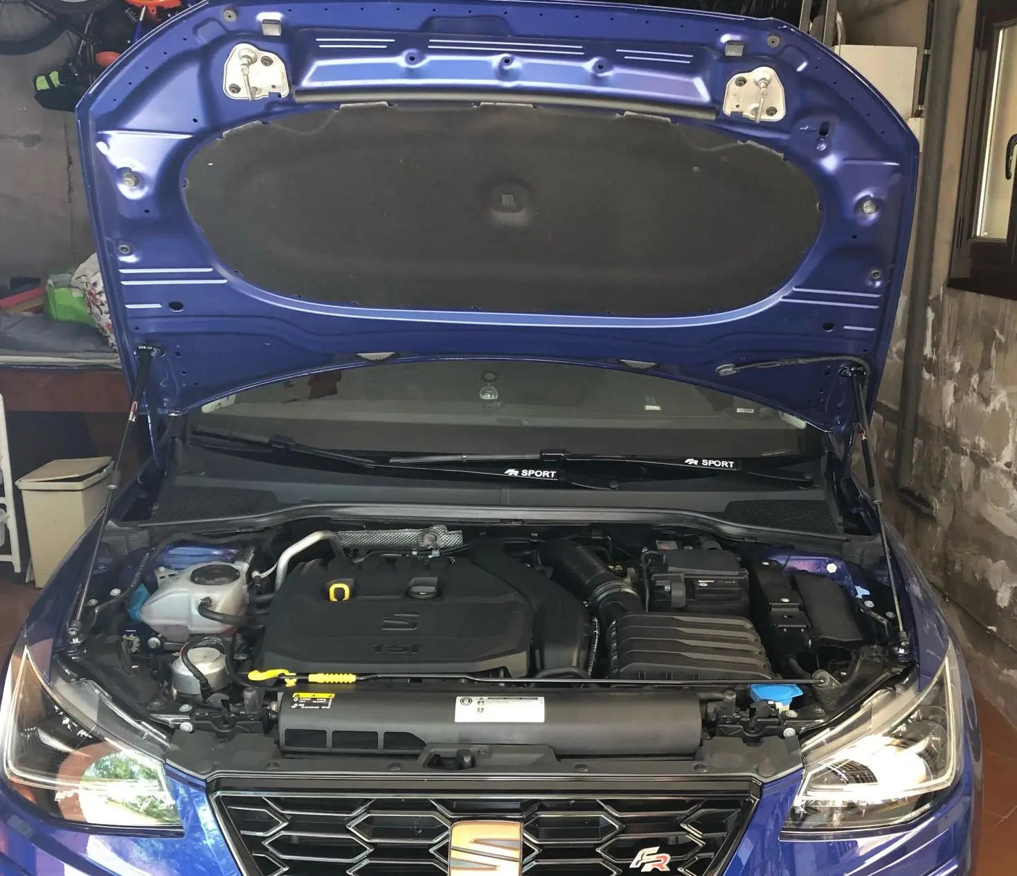 Puntales de gas capó delantero SEAT Ibiza KJ 6F fibra carbono - imagen 4