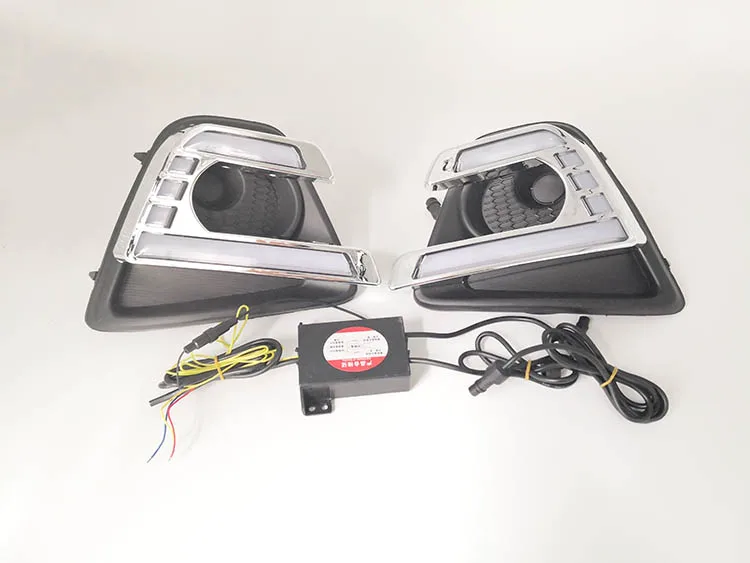 Detalle del conjunto de luces LED delanteras