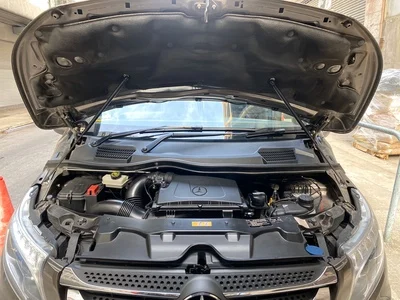 Soporte elevación puntales gas capó Mercedes Vito W447 Clase V EQV
