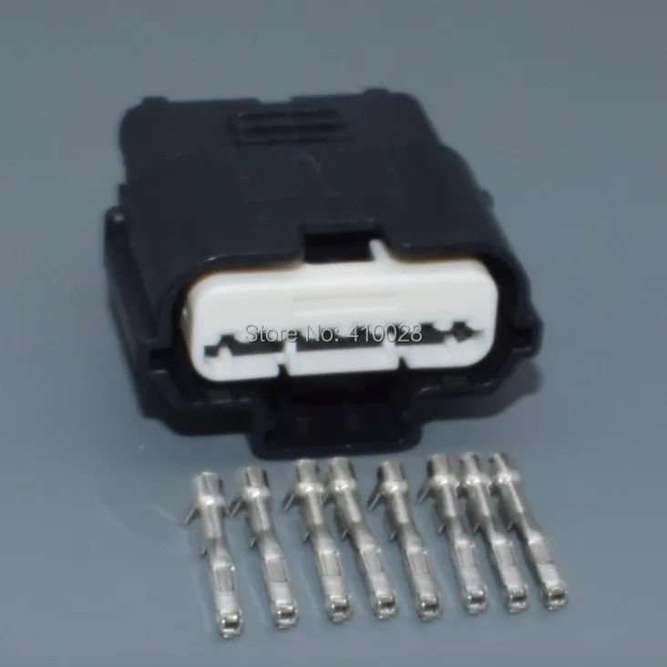Detalle del conector y su carcasa
